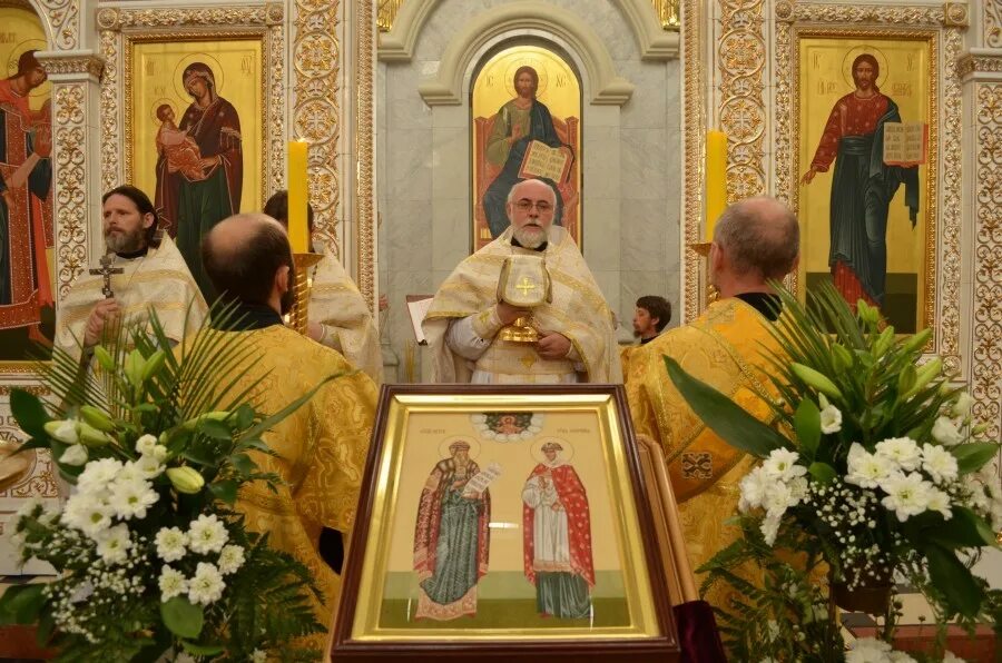 храм петра и февронии ростов.