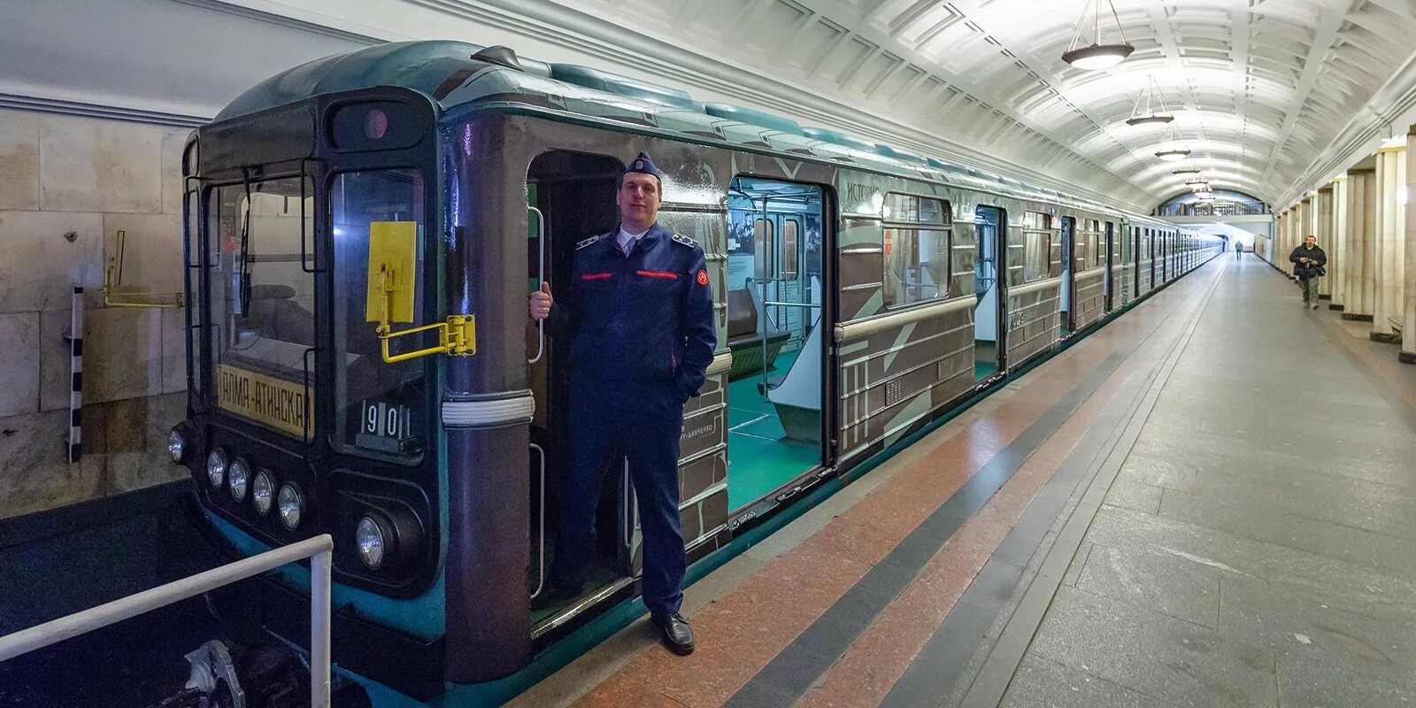 Станции замоскворецкой линии московского метрополитена. 81-717 Депо Замоскворецкое. Метропоезд 81-717. 81-740 В депо. Депо Замоскворецкое Московского метрополитена.