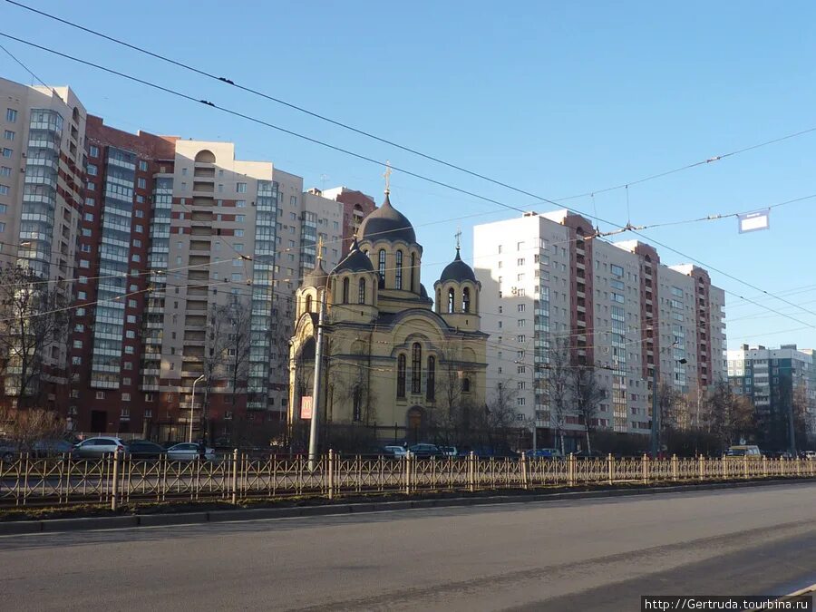 Российский проспект спб. Храм Рождества Христова на Коллонтай. Храм Рождества Христова на улице Коллонтай. Улица Коллонтай Санкт Петербург храм. Церковь на Коллонтай 17.