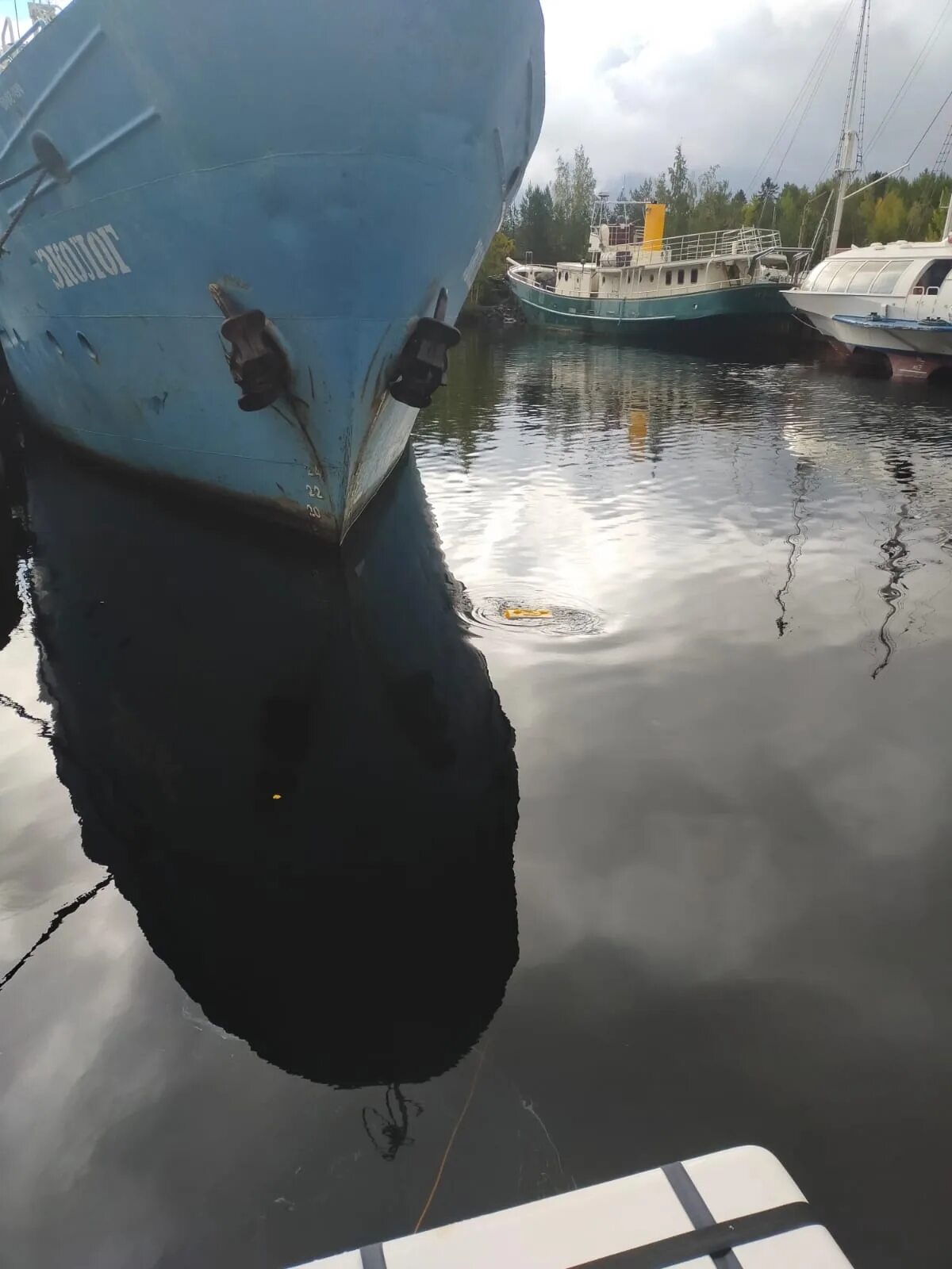 Судно. Судно утонуло. Таганрог затонувшие судна. Судно утонуло у капитана.