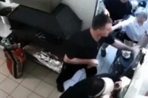 Мужчина зарезал сотрудницу общепита