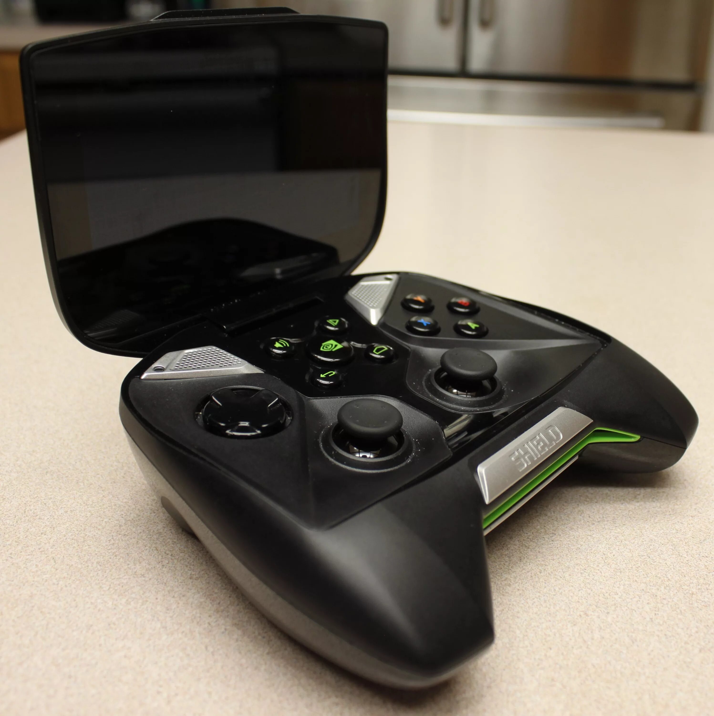 Shield portable. Приставка nvidia shield. игровая консоль nvidia shield. игровая приставка nvidia shield portable. консоль nvidia shield portable.