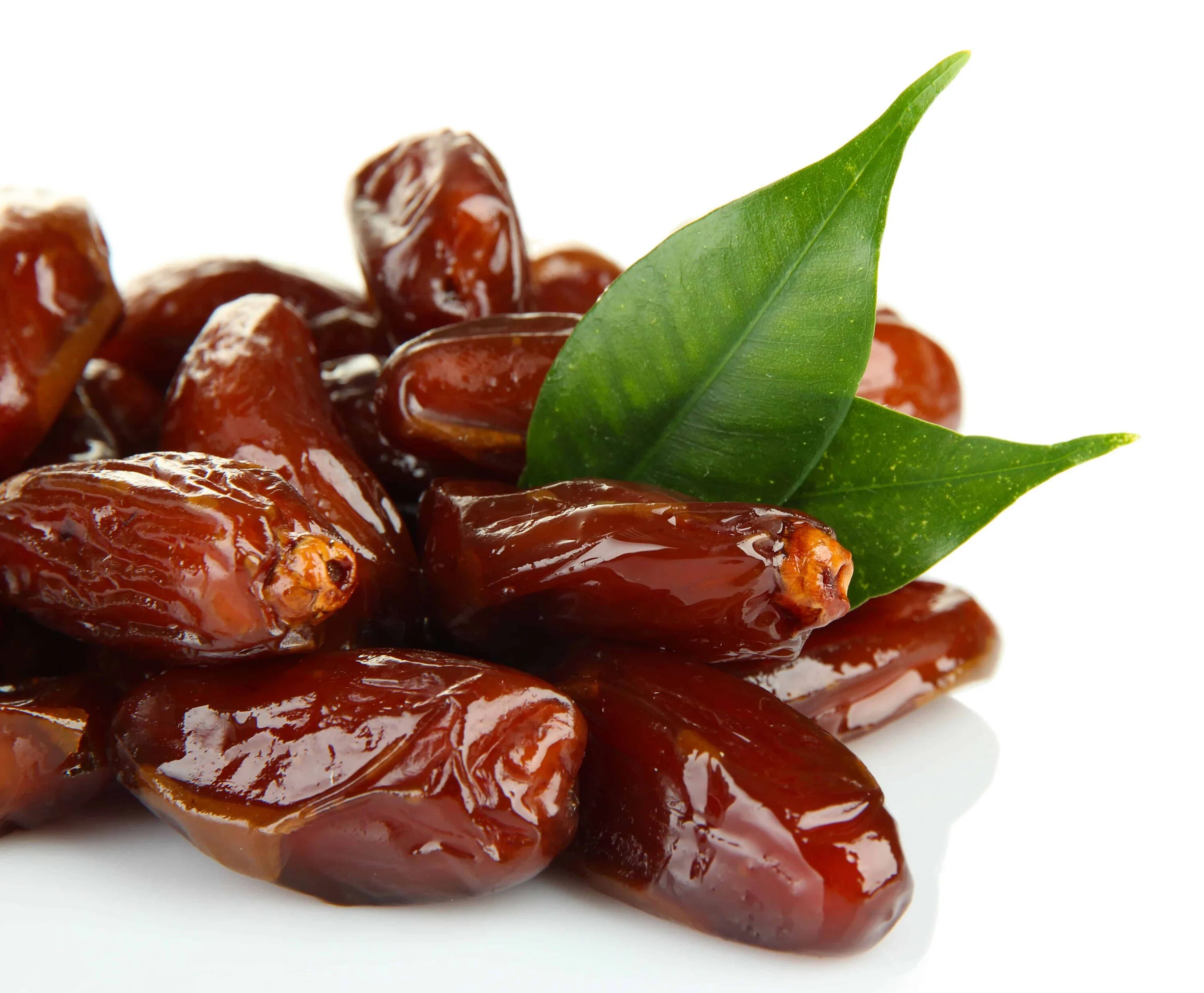 Dates picture. Финики на белом фоне. Сухофрукты финики. Финики на прозрачном фоне. Финики прозрачные.