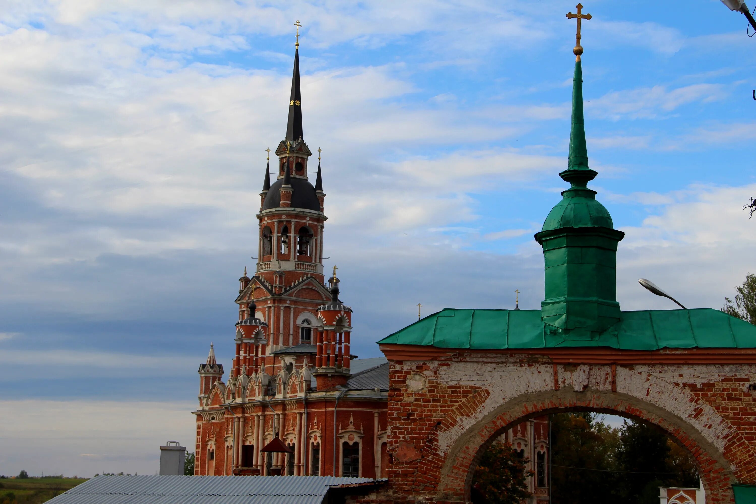 Можайск кремль. Можайский кремль можайск. можайск часовня кремлевская. можайский кремль мост.