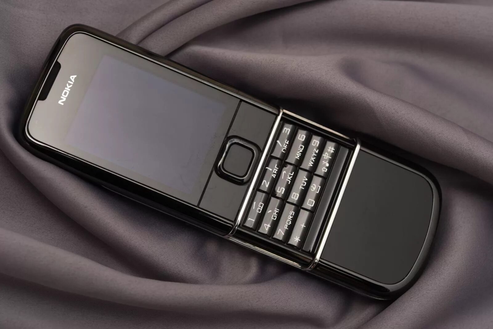 Nokia 8800 classic silver. Nokia 3310 наушники. Nokia 8800 classic silver. Железная нокиа 8800. Nokia 1616.