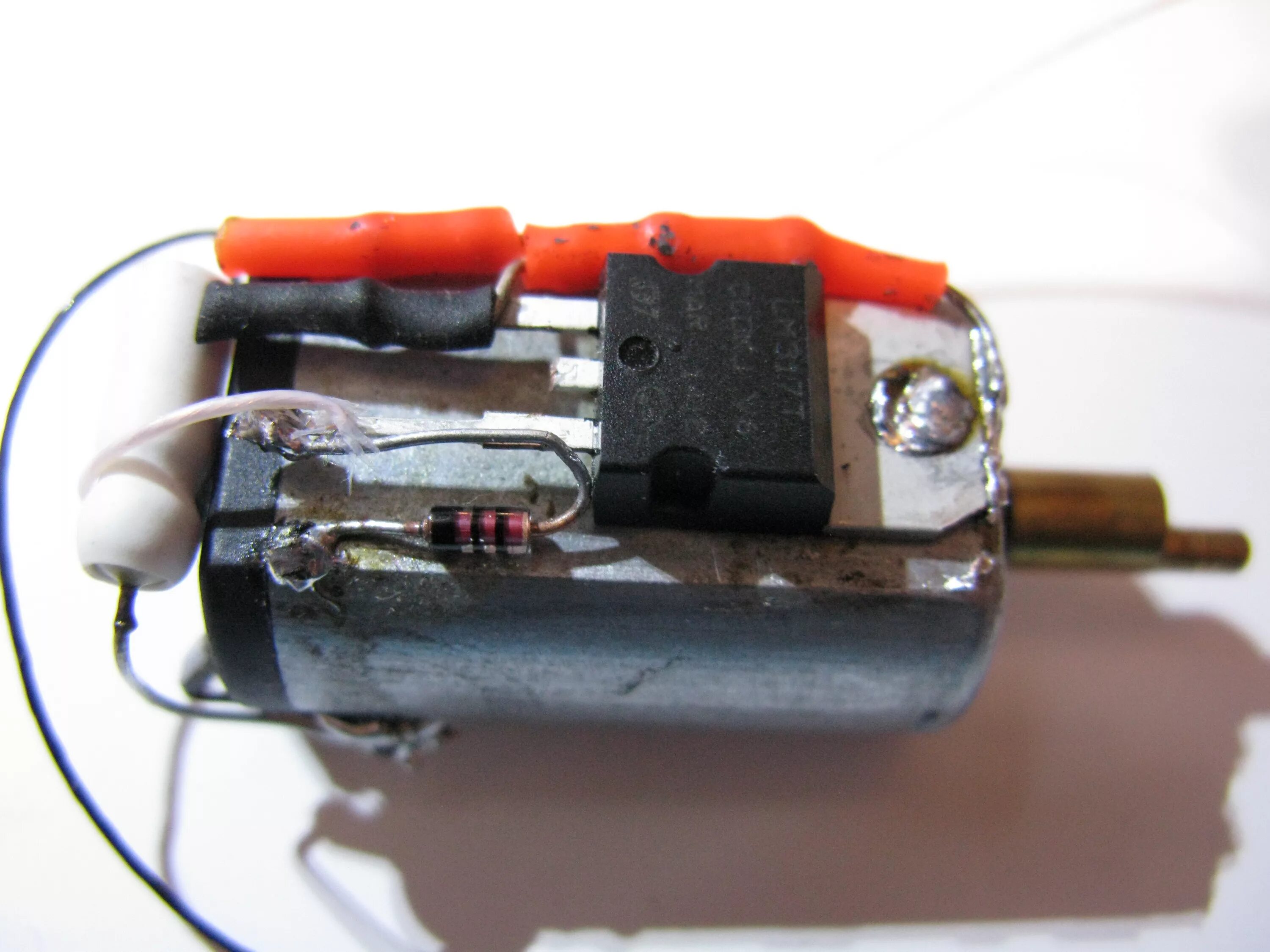 Литиевая батарейка для машинки для стрижки волос. Как сделать старую машинку для стрижки волос. Машинка для стрижки волос jinding jd-9908. Поделки из старых машинок для стрижки волос. Переделать машинку для стрижки.