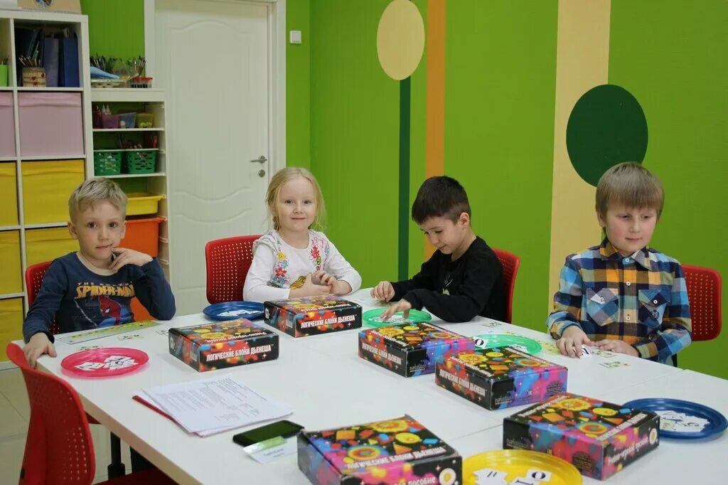 Детский центр центр роста. Детские центры в ростове. Фэмили клиник ростов на дону. Детский центр карамель. Детский центр центр роста.