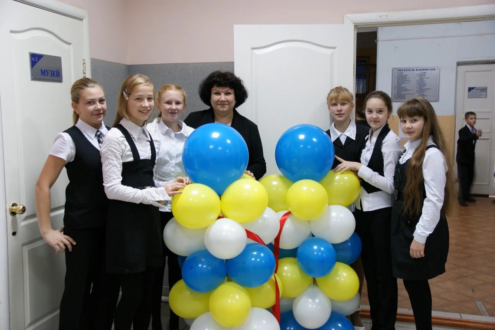 учителя 13 школы. учителя гимназии 3. фото учителей гимназии 3. учителя школы 13 нижневартовск. второгодки средней школы.