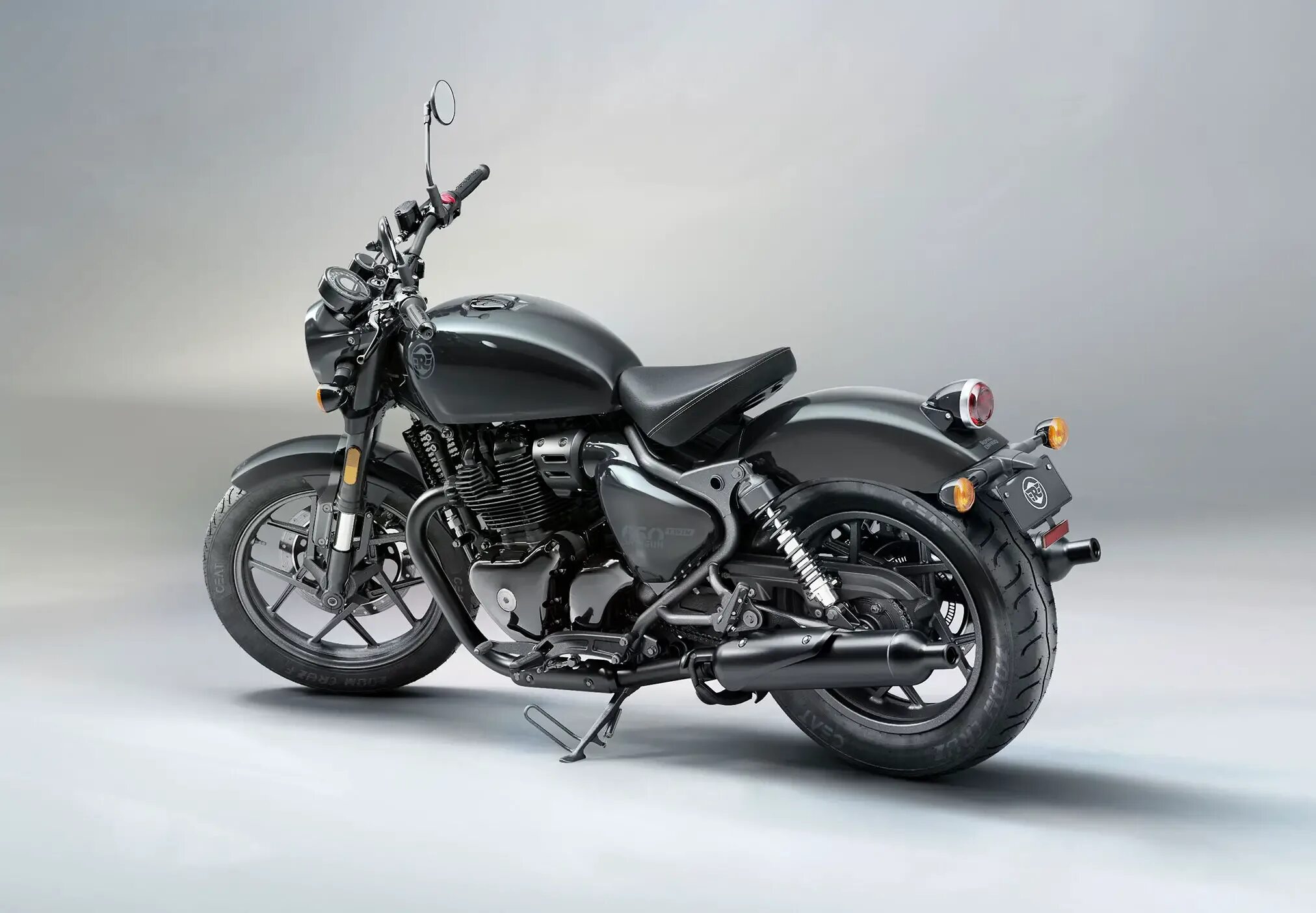 Royal enfield shotgun 650. Royal enfield shotgun 650. Shotgun 650. Роял энфилд супер метеор 650. Роял энфилд круизер 650.