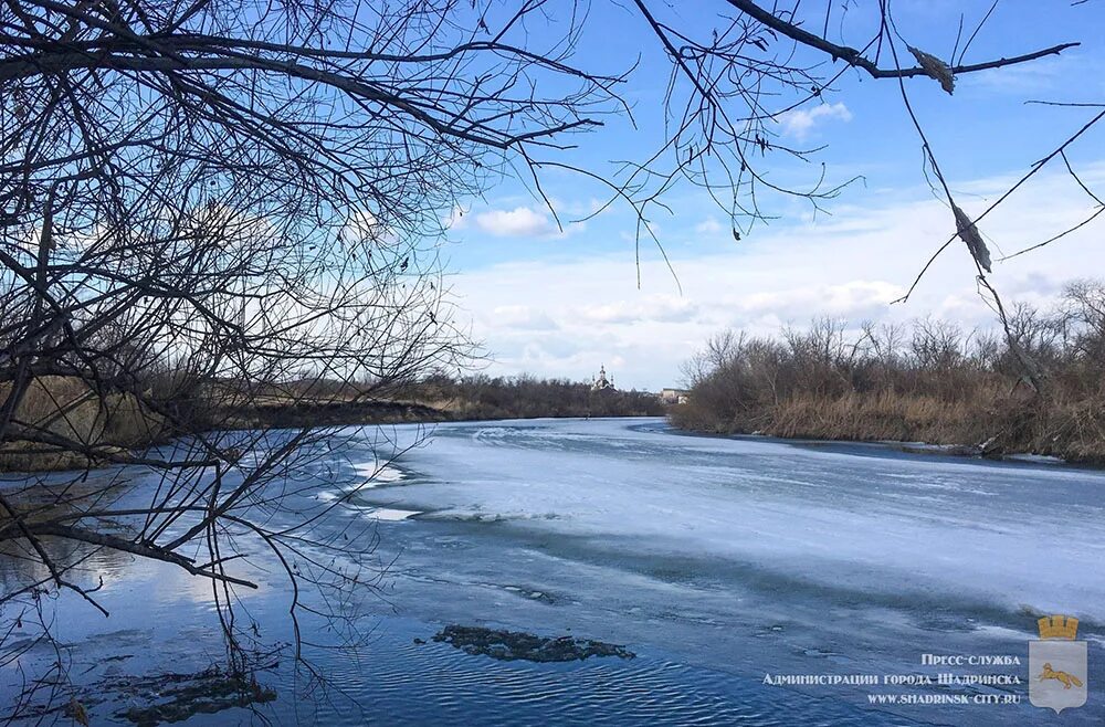 Уровень воды в исети сегодня. Река Канаш в Шадринске. Река Канаш Курганская область. Шадринская река. Реки в г Шадринске Курганской области река Канаш.