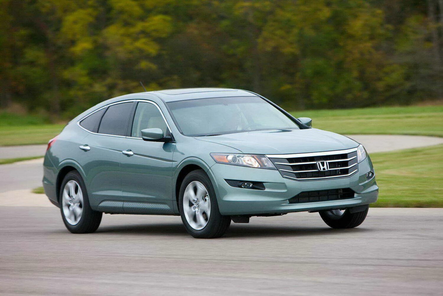 Хонда кросс тур. Honda Crosstour 2012. Honda Crosstour 2010. Honda Accord Crosstour. Хонда Кросстур 2010.