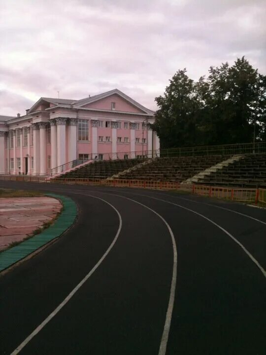 Стадион гастелло. Стадион имени Гастелло. Гастелло Уфа. Стадион имени Гастелло Муром.