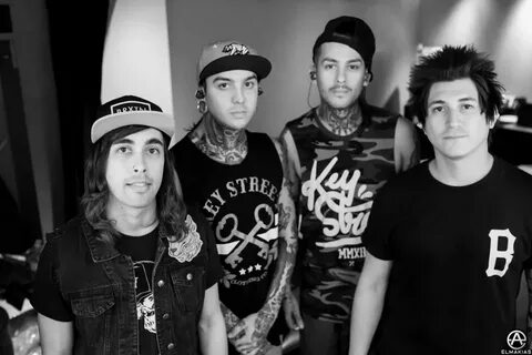 Pierce the veil