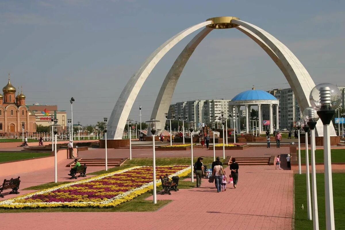Актобе город в казахстане. Актобе город в казахстане. Актобе казахстан достопримечательности. Г актобе казахстан. Казахстан город ақтөбе.