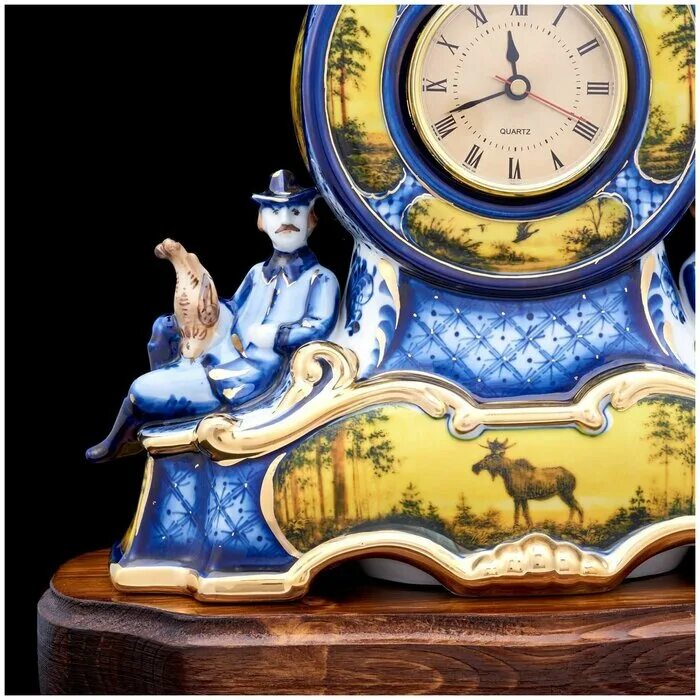 часы гжель настольные. часы настенные гжель фарфор. гжель часы. часы охота гжель. фарфоровые часы гжель.