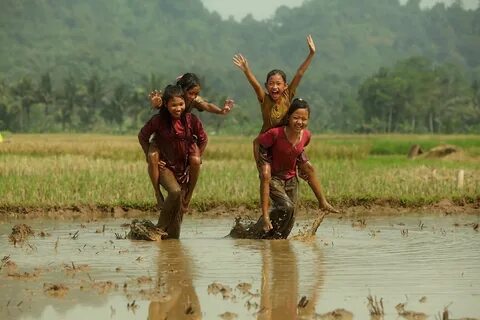 They playing in the river