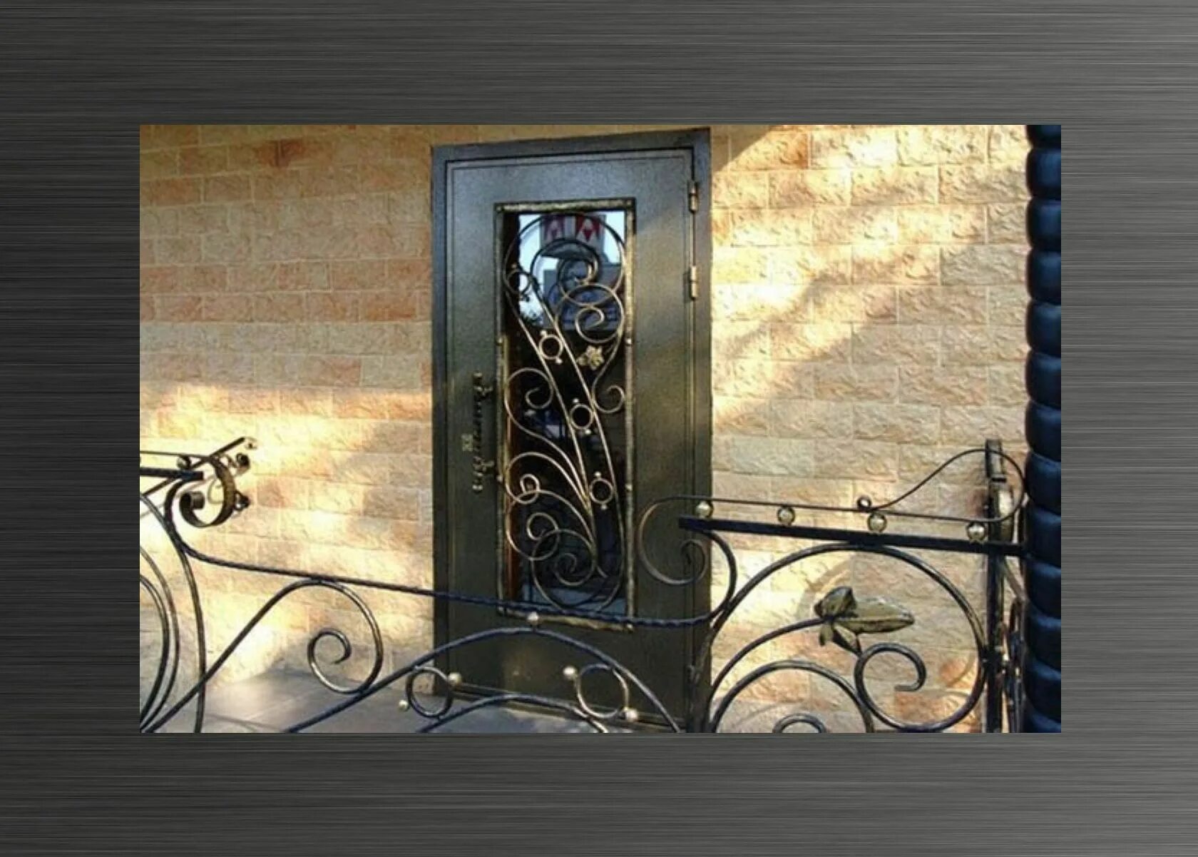 входные со стеклом ковкой. кованые двери входные со стеклом. дверь входная металлическая со стеклом. кованые двери. ковка на входную дверь.