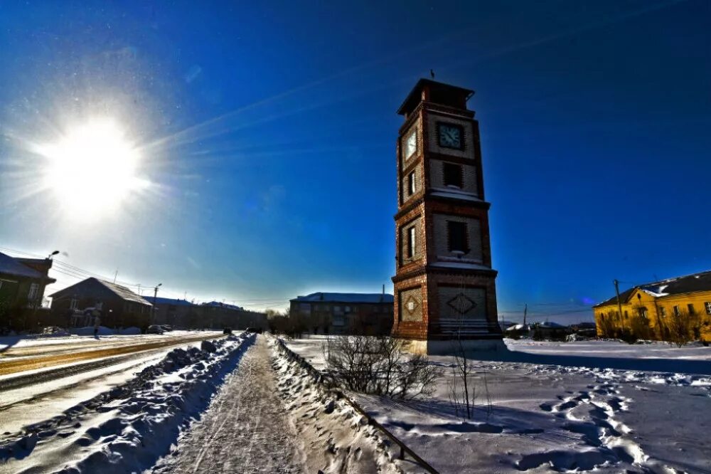 Татарск новосибирская. Татарск Новосибирская область. Башня с часами Татарск Новосибирская область. Г. Татарск 2020. Башня с часами в городе Татарске.