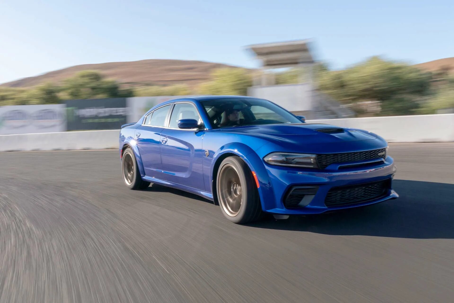 Dodge charger hellcat 2022. Додж чаргер 2022. Додж чарджер 2022 года. Dodge charger 2022. Додж чарджер хеллкэт 2022.