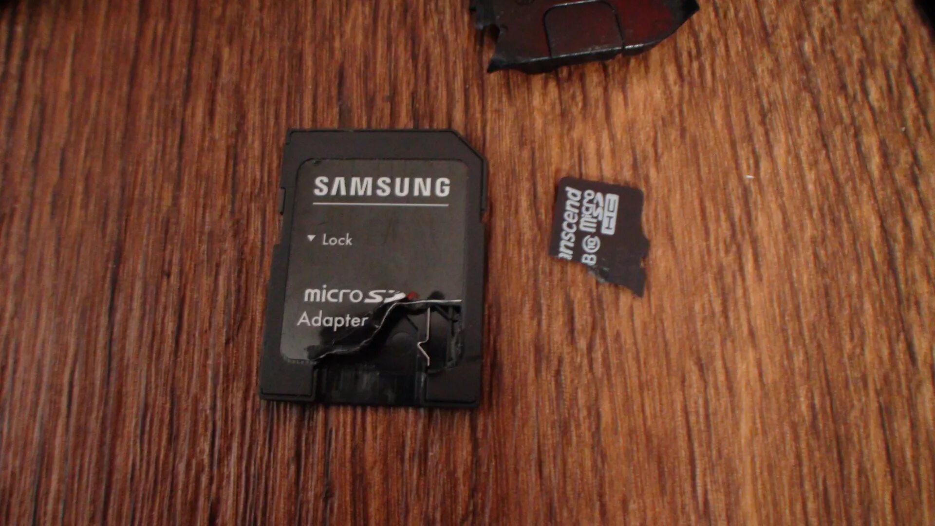 Почему не видит адаптер микро сд. Флешка микро sd. незаметная микро флешка usb 3.0. флешка микро сд в носителе samsung. разломить флешку микро сд.