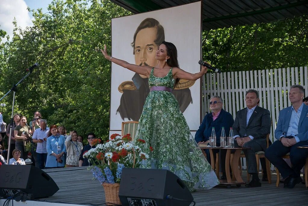 Лермонтовский праздник в тарханах. Лермонтовский праздник в тарханах. Село тарханы лермонтовский праздник. Тарханы праздник. 1 й лермонтовский.