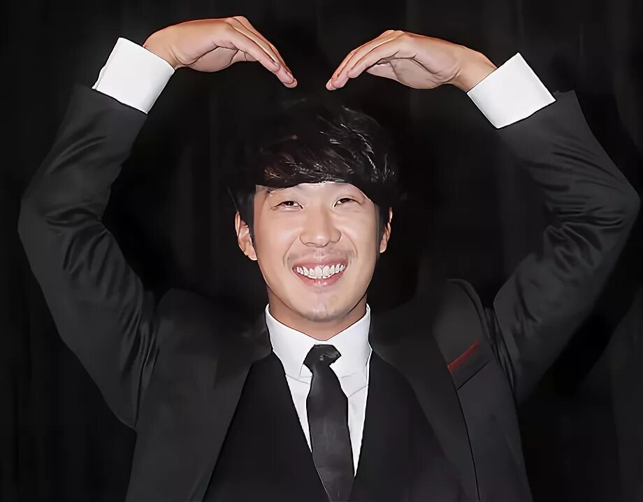 Ха чон у актер. Haha running man. Корейский ха ха. Корейский актёр пак ен ха. Корейский ха ха.