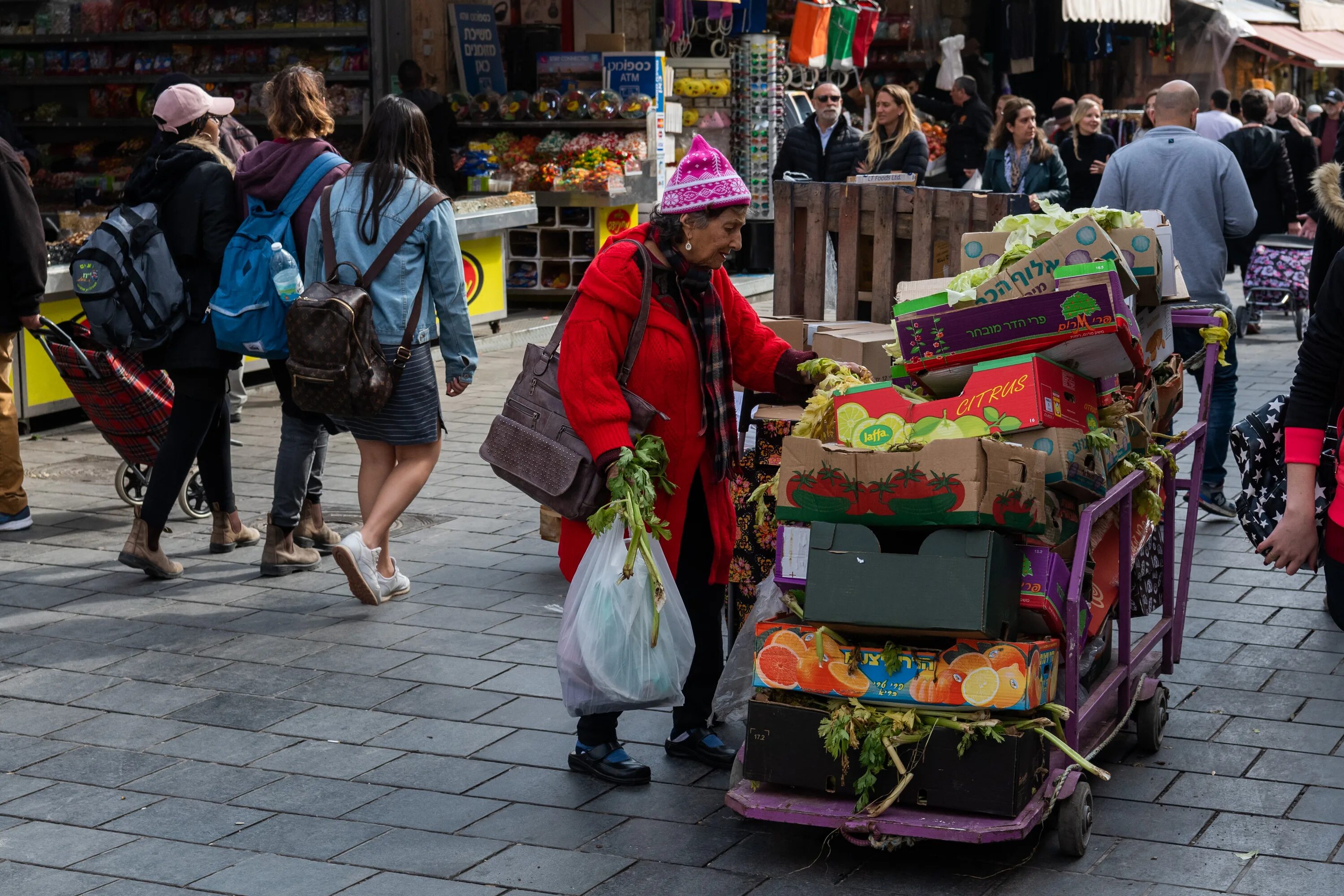 Черкизовский рынок 2000. Рынок 90-х. Базар фото. Почему рынок стоит. Почему рынок стоит.