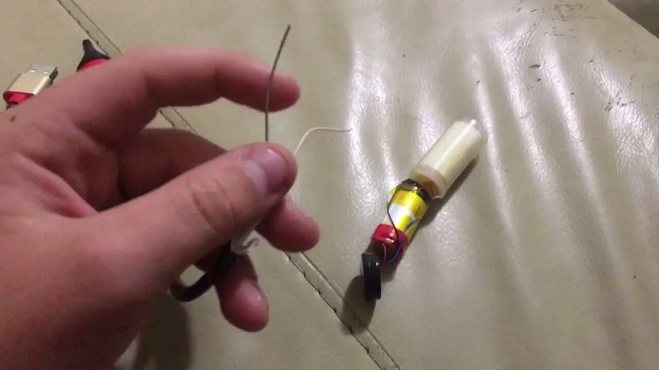 Перезарядка одноразовой электронной сигареты. Hqd заправляемый. Одноразка которая заряжается. Перезарядка одноразовой электронной сигареты. Перезарядка одноразовой электронной сигареты.