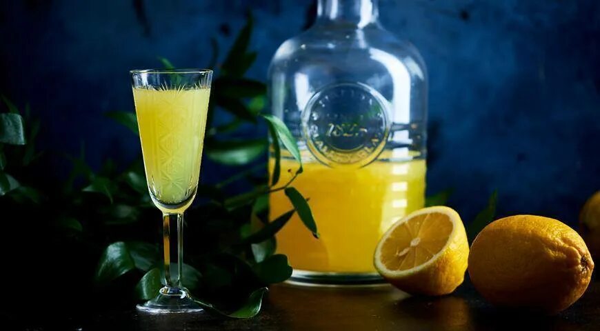 Лимончелло. Лимонный ликёр limoncello. Лимончелло вереск. Лимончелло. Лимонный ликёр limoncello.