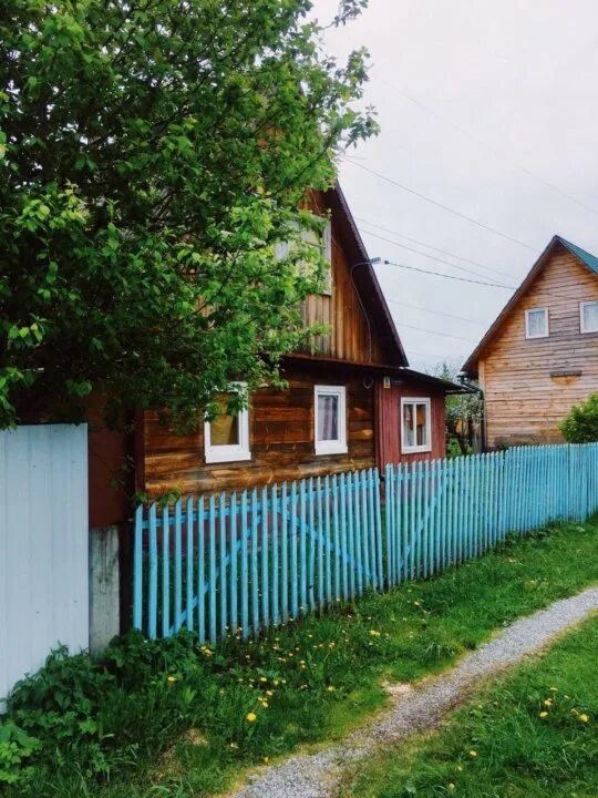 Снт поле кольцово фото. Снт кристалл клетки. Снт звëздочка плотниково. Снт лесоустроитель в новосибирске. Коттедж в кольцово.