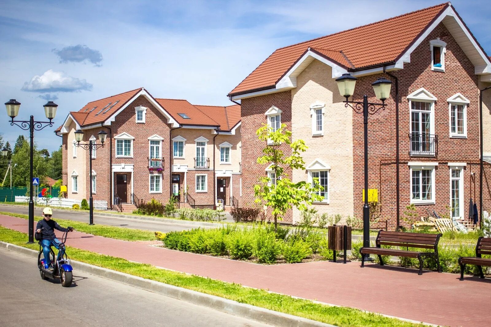 Академия парк киевское шоссе. Вакансии поселение первомайское. Поселок первомайское новая москва. Вакансии поселение первомайское. Поселок новотроицкий.