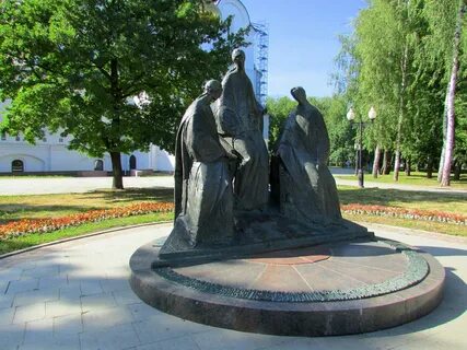 Сколько памятников в ярославле