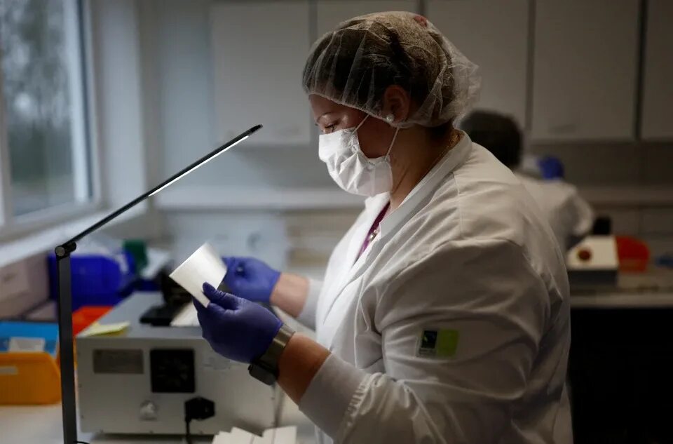 Ученые воз. Ученые воз. Санитарный щит. Ученые воз. Коронавирус новый штамм омикрон.