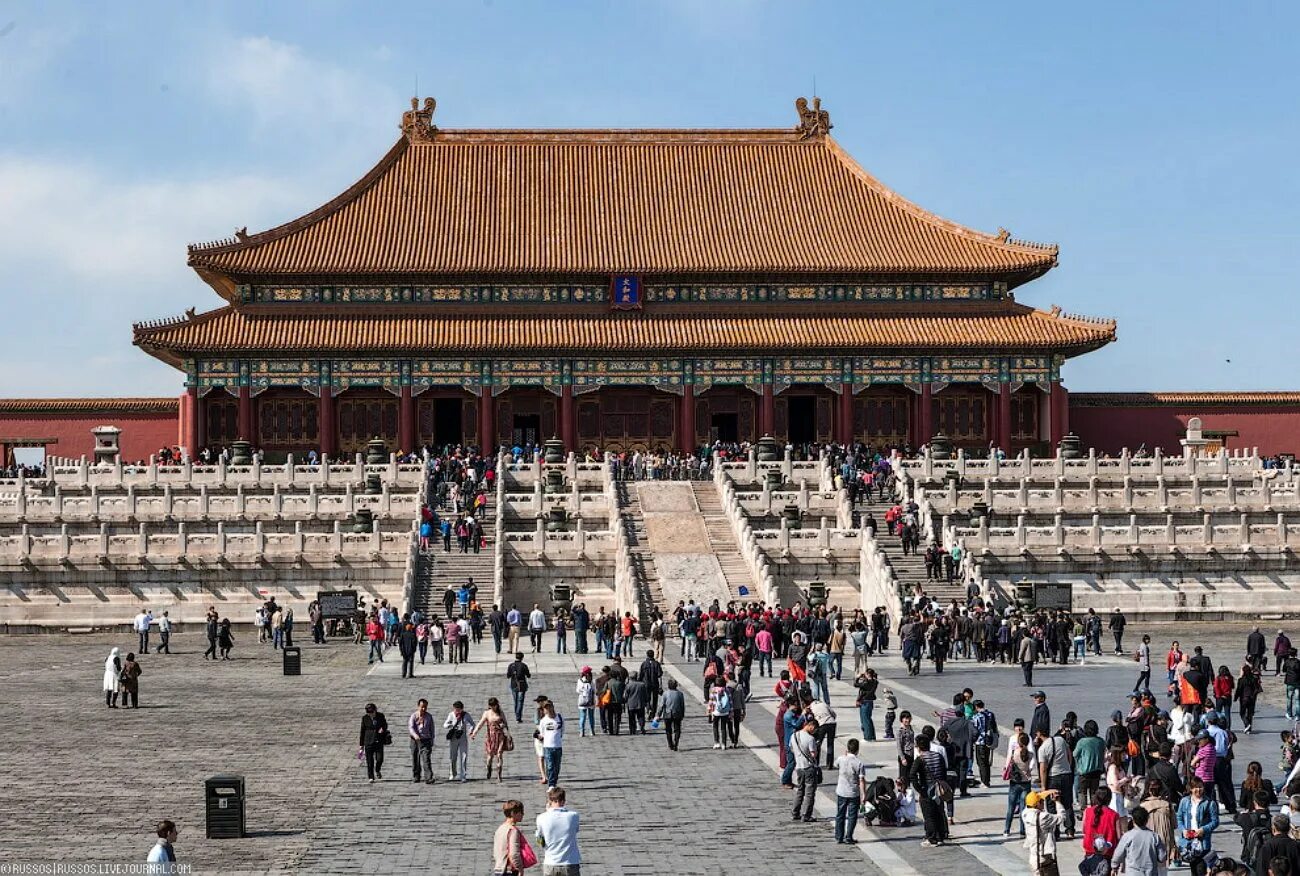Площадь тяньаньмэнь ворота небесного спокойствия. Большой императорский дворец в пекине. Пекин дворец императора. Китай занимает площадь. Китай занимает площадь.