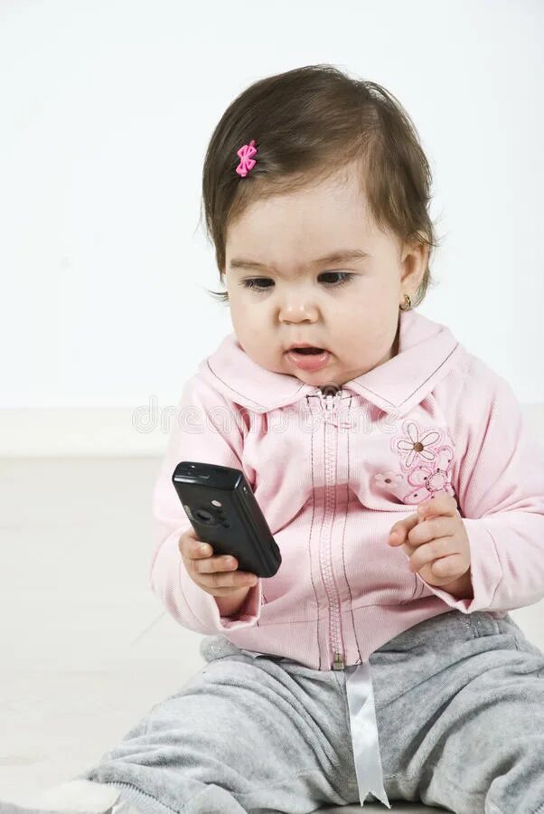 Call baby anymore me. Младенец с телефоном. Грудничок с телефоном. Бейби колл. Детский Baby Call.