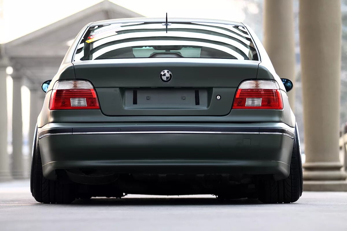 Бмв м5 е39. Бмв м5 e38. Bmw e38 задний бампер. E39 prior design. Бампер задний бмв е38.