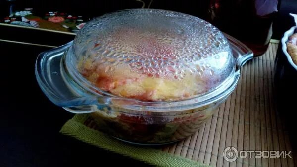 Можно ли выпекать в стеклянной посуде. Стеклянная кастрюля блюда. блюда в стеклянной кастрюле в духовке. блюда в духовке в стеклянной форме. жаровня стеклянная для духовки.