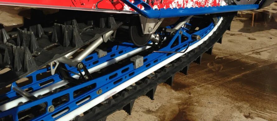 Скребок для снегохода sf 150. Склиз для конвейера. Склизы для снегохода snowfox 200. Подпружиненные склизы на мотобуксировщик. Скребки для снегохода ямаха викинг.
