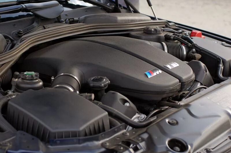 Bmw m5 e60 двигатель. Бмв м5 е60 мотор v10. Бмв е 60 мотор. Bmw m6 e60 v10. 5.