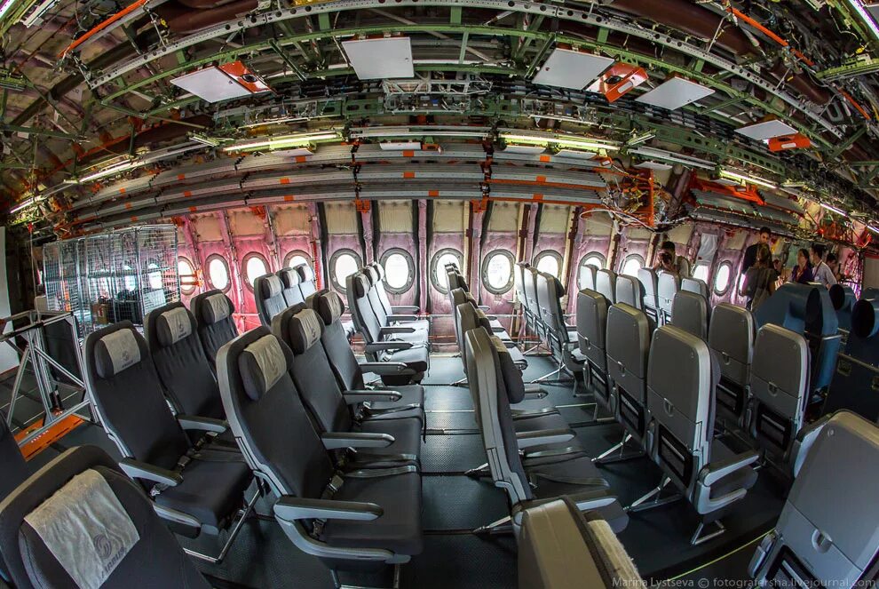 Airbus a350-900 внутри. Аэробус 350 салон. Airbus a350-900. А350-900 салон. Airbus a350-900 singapore airlines салон.