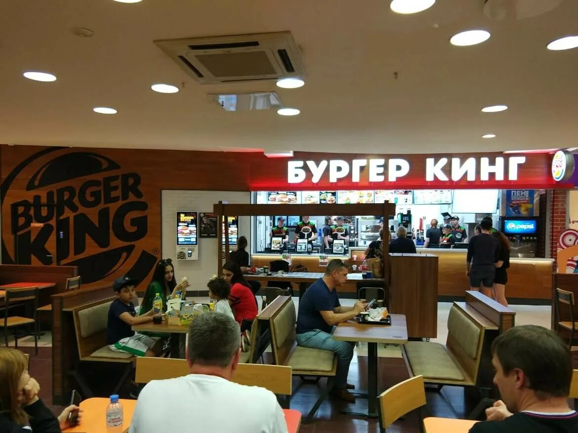 Бургер кинг тц. Бургер кинг фудкорт. бургер кинг челябинск урал. бургер кинг в торговом центре. бургер кинг владивосток.