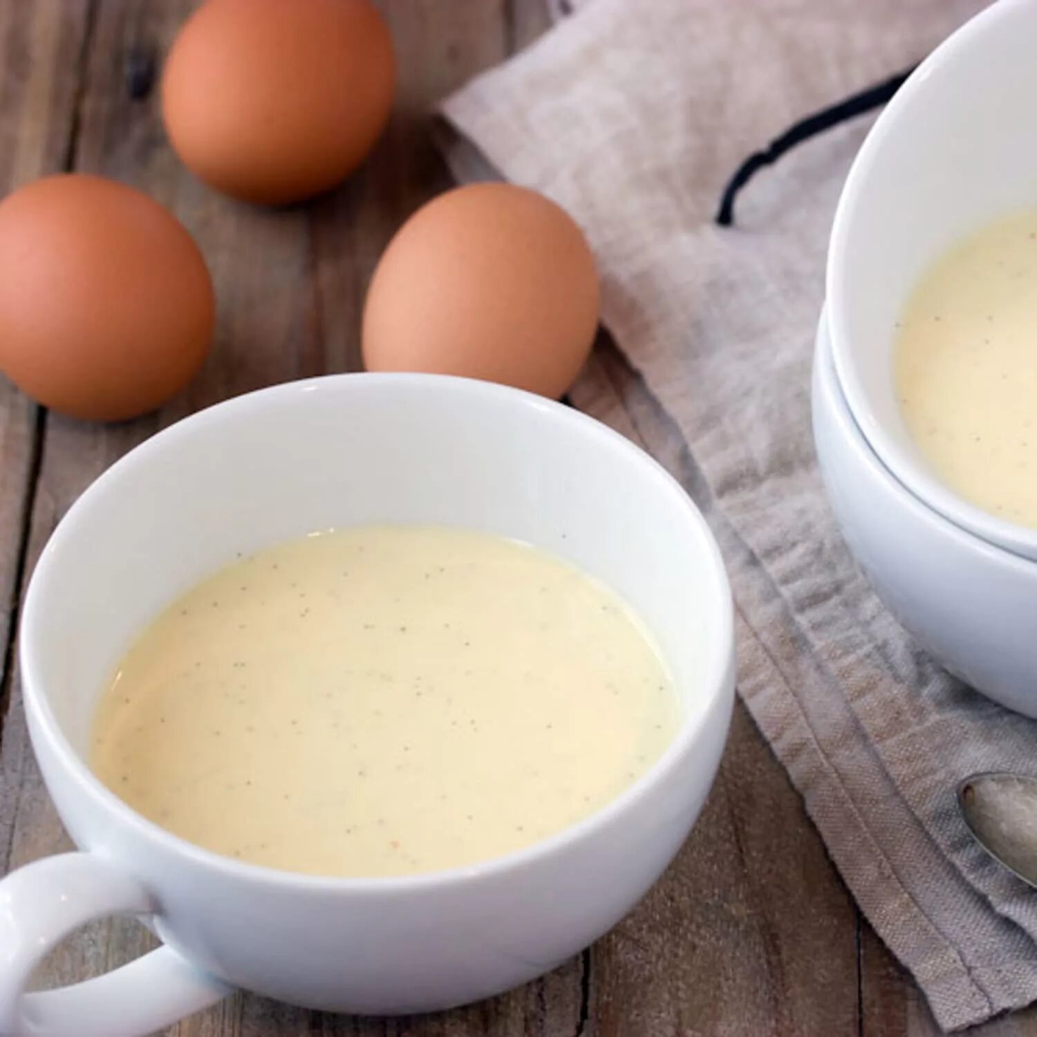 Суфле с яичными белками. Печенье из желтков. Сладкие желтки. Рецепты с яичными желтками. Яичный ликер.