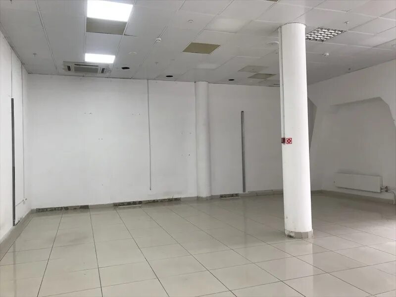 Апрель сдать помещение в аренду. Арендное помещение 1 этаж. Помещение под мастер класс. Центре города сдается помещение 20 квадратов. Торговое помещение 440 квадратов.