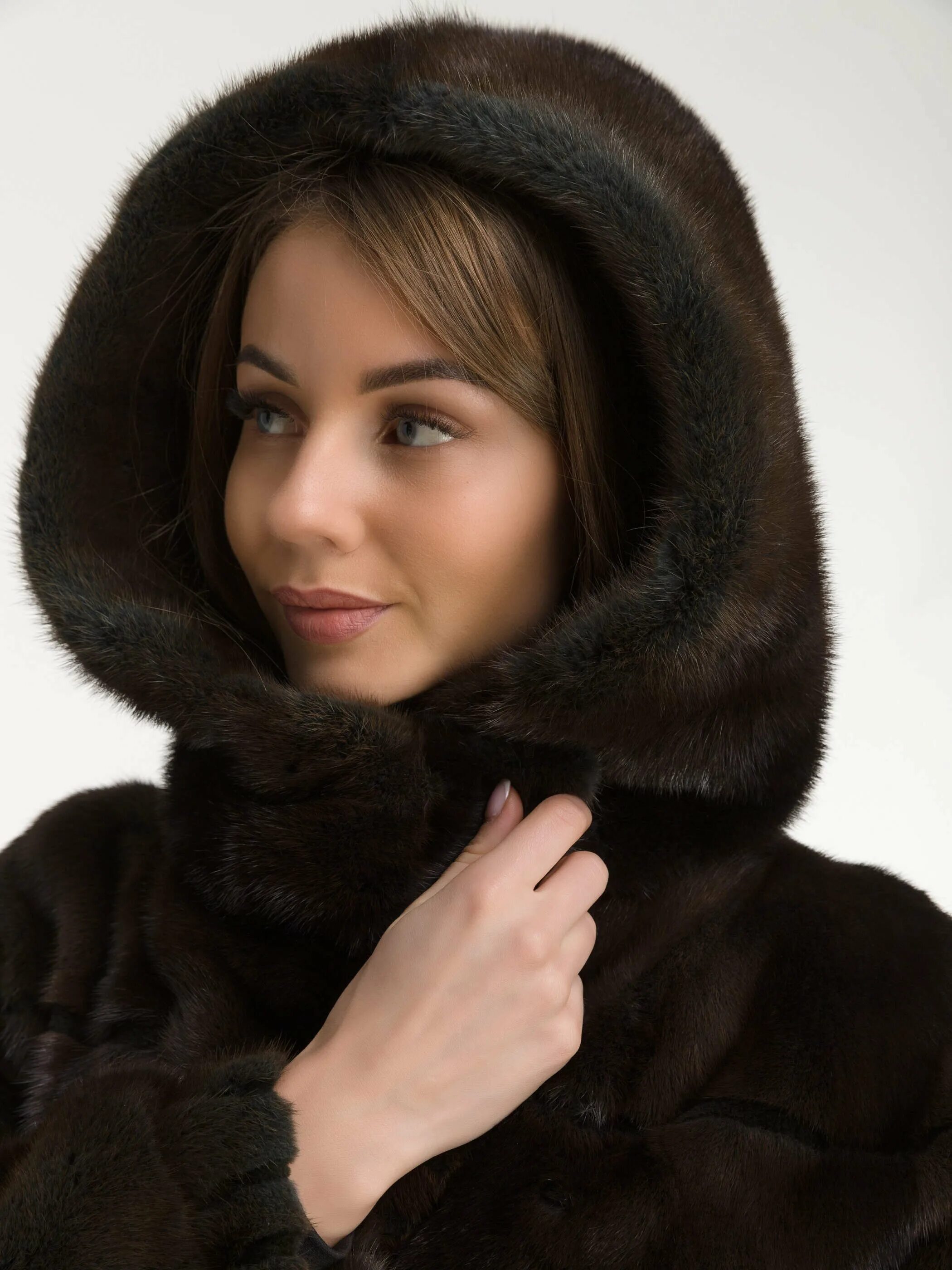 полушубок и шарф. шарф с норковой шубой. шарф под шубу из норки. платок под норковую шубу. платок на голову под шубу.