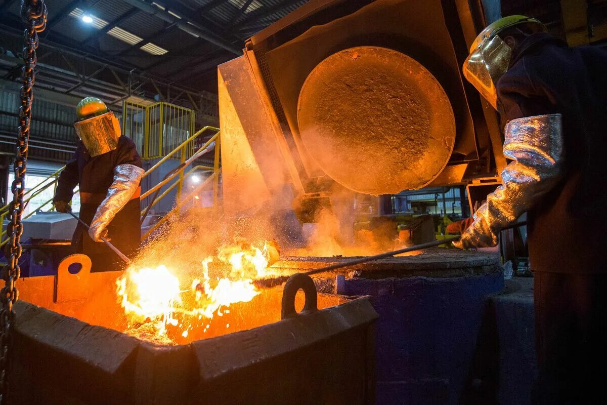 Металлургия (производство стали и алюминия) египет. Цветные металлы. Цветная металлургия. Сортопрокатный цех 2 оэмк. Горновой ферросплавных печей.