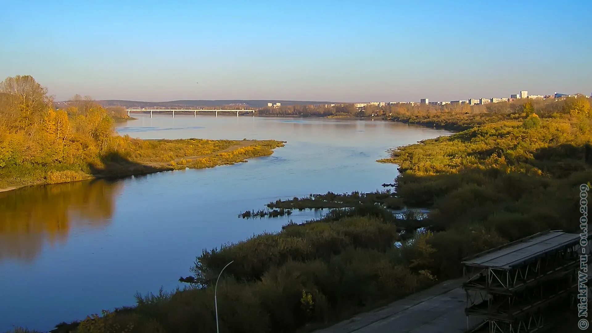 Томь в реальном времени томск. Река Томь Кемерово. Притомская набережная Кемерово. Набережная Томи Кемерово. Река Томь в Томске.