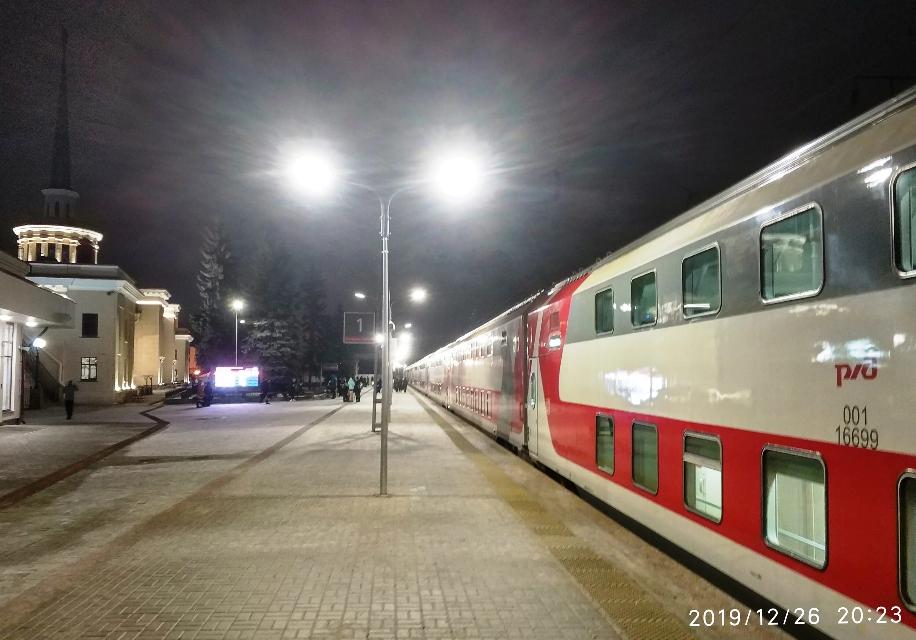 Поезд 18 петрозаводск. Фирменный поезд Карелия 018а. Поезд 018а Москва Петрозаводск фирменный Карелия. Фирменный поезд Карелия двухэтажный. Фирменный поезд Карелия Москва Петрозаводск.