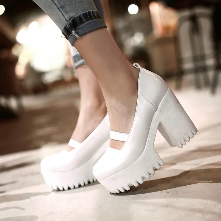 Туфли на тракторной подошве. Туфли черные на тракторной подошве белвест женские. Ботинки на тракторной подошве стелла маккартни. Туфли тракторная подошва. Тракторная подошва на каблуке купить.