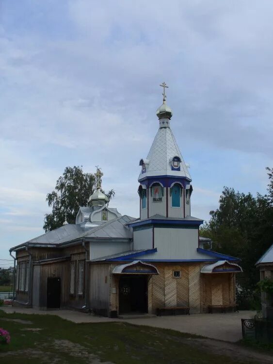 Старое чекурское отец. Храм Архангела Михаила старое Чекурское. Храм в старое Чекурское храм Архангела Михаила. Храм Михаила Архангела село старое Чекурское Татарстан. Дрожжановский район село старое Чекурское храм Архангела Михаила.