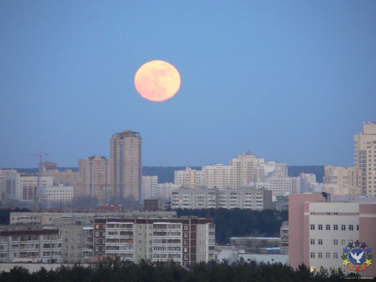 Полнолуния 19. Луна близко к земле 2023. Приближение Луны к земле.